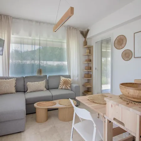 New Stunning With Parking &pool! Apartamento Olbia